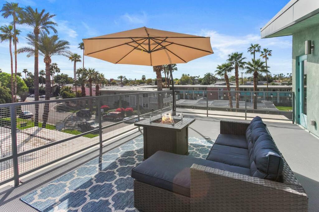 Micro Studio With Balcony & Pool View - Walk To Ot 스코 츠 데일 외부 사진